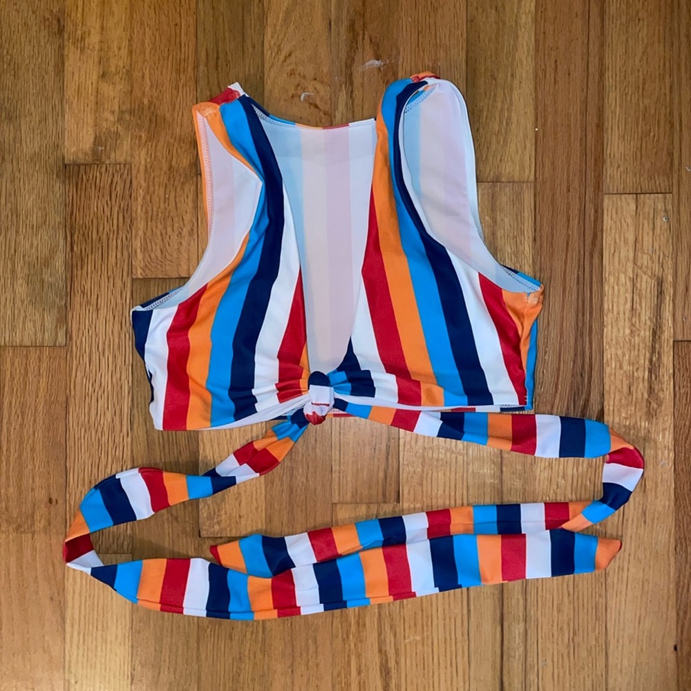 Swimsuit bikini top adjustable